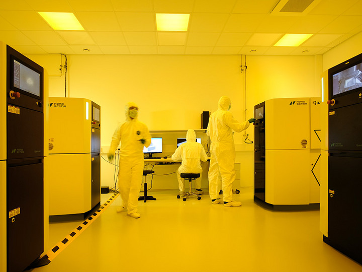 Nanoscribe Quantum X litho 系统及其在洁净室中的应用
