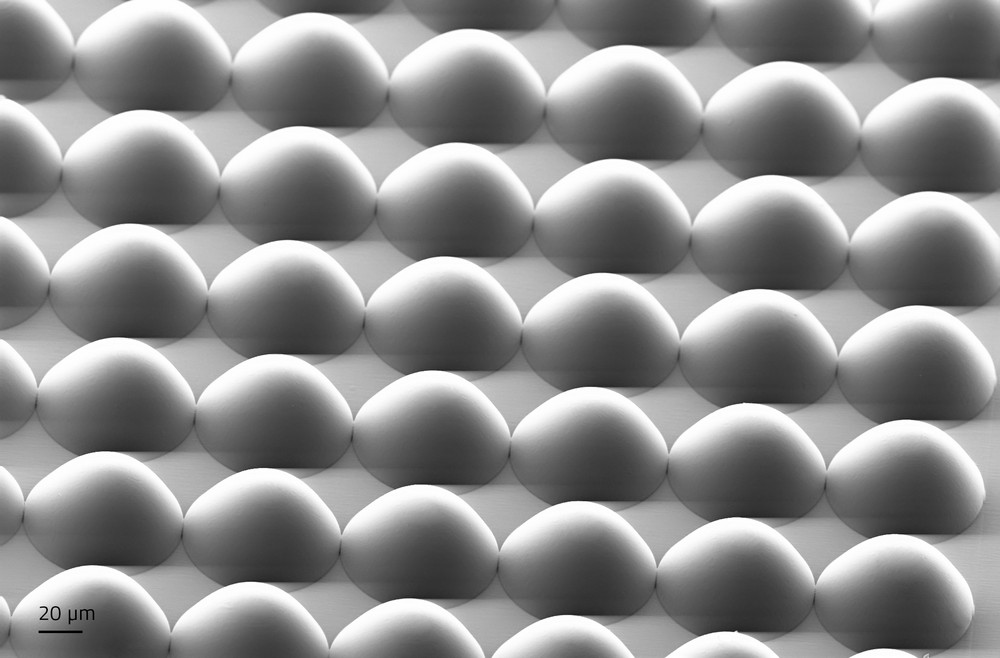 Nanoscribe_QuantumX_MicrolensArray
